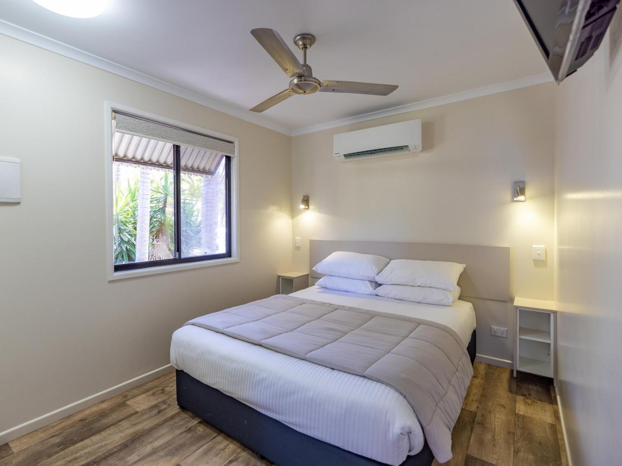 Nrma Capricorn Yeppoon Holiday Park Kinka Beach Room photo