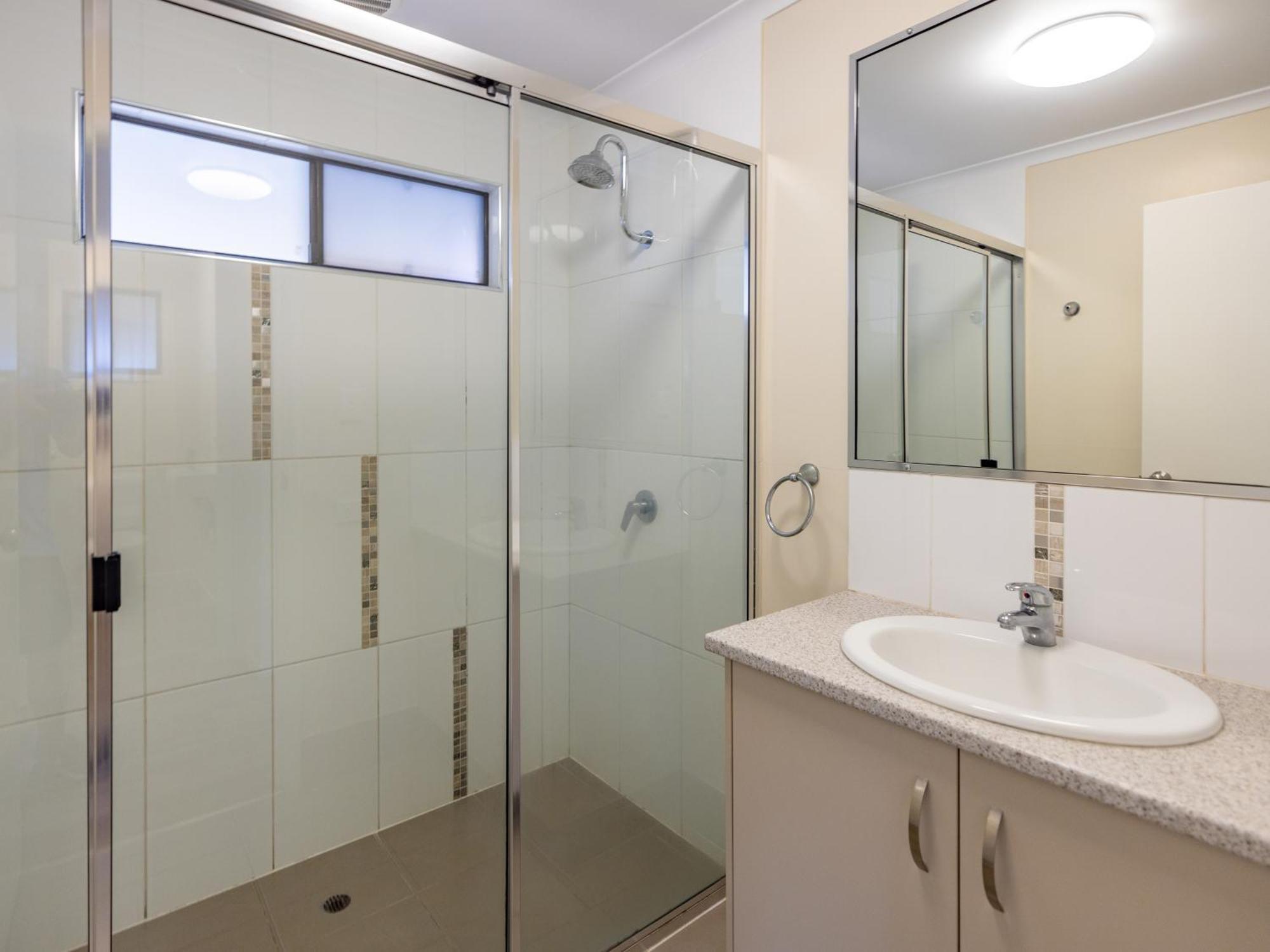 Nrma Capricorn Yeppoon Holiday Park Kinka Beach Room photo